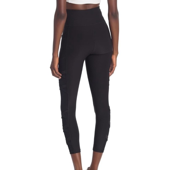 EUC criss cross mesh x by gottex black leggings - Picture 1 of 9